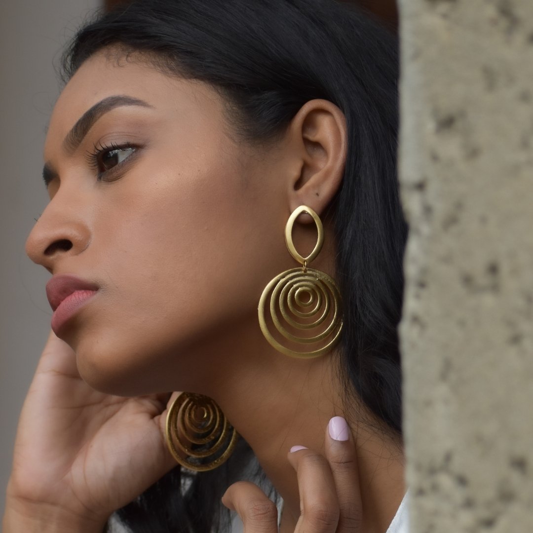 Arete mujer dorado