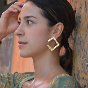 Arete mujer dorado